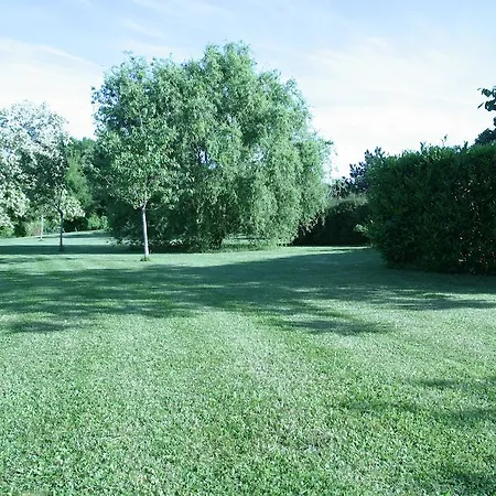 Au Bois Des Tilleuls